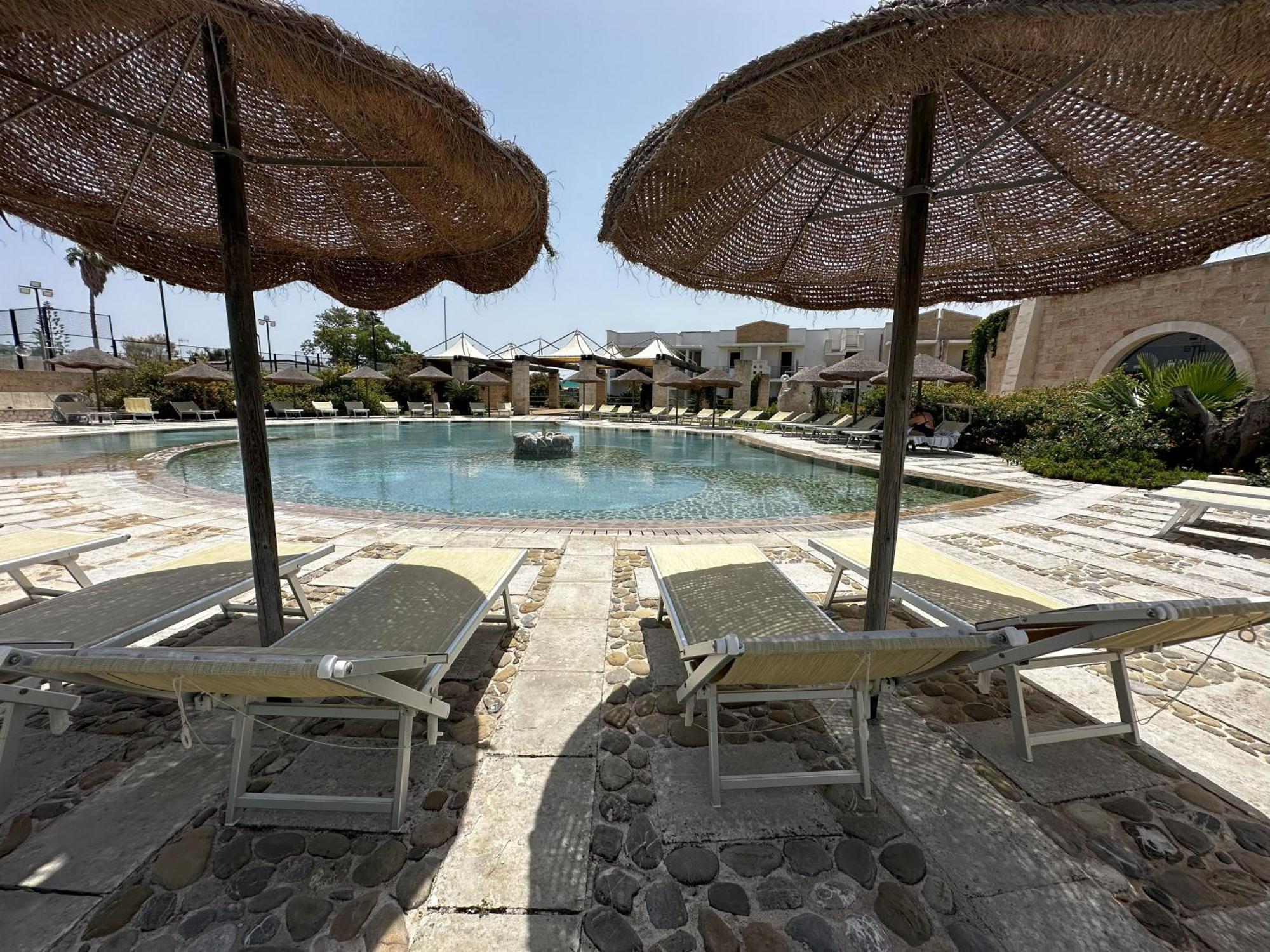 Hotel Thalas Club Torre dell'Orso Luaran gambar