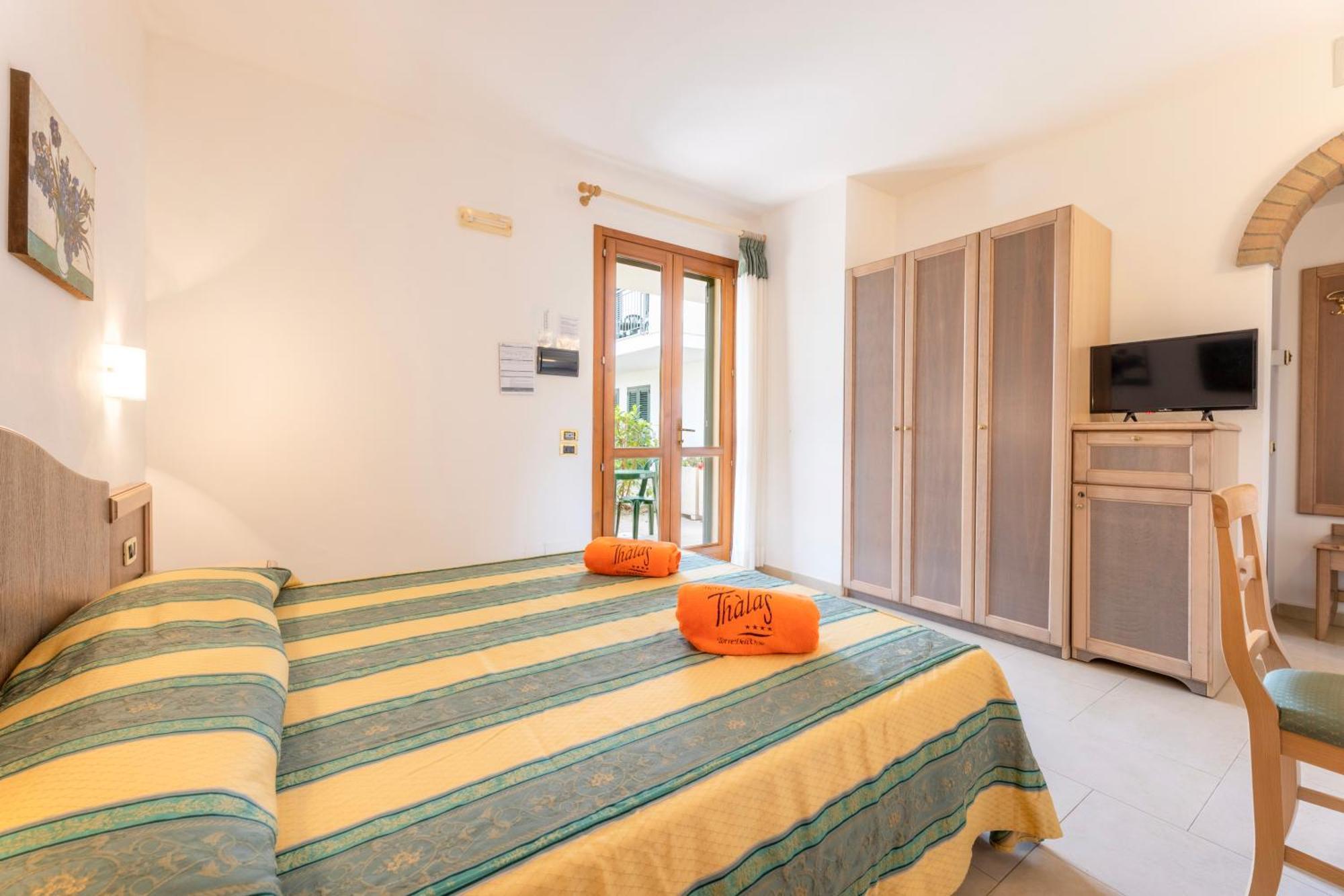 Hotel Thalas Club Torre dell'Orso Luaran gambar