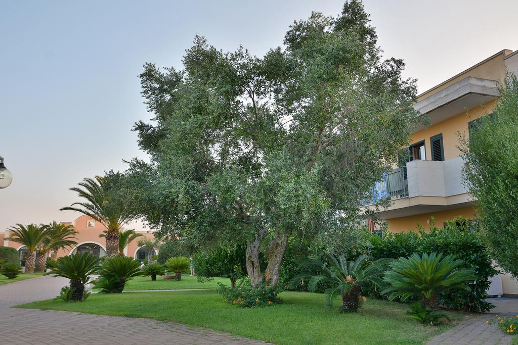 Hotel Thalas Club Torre dell'Orso Luaran gambar