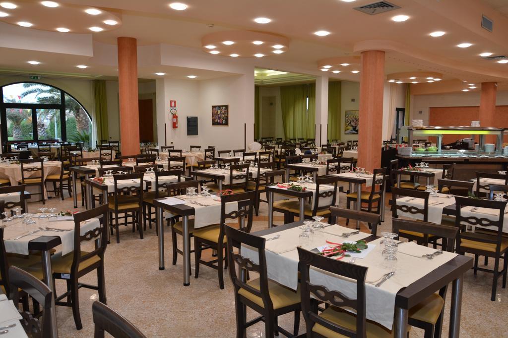 Hotel Thalas Club Torre dell'Orso Luaran gambar